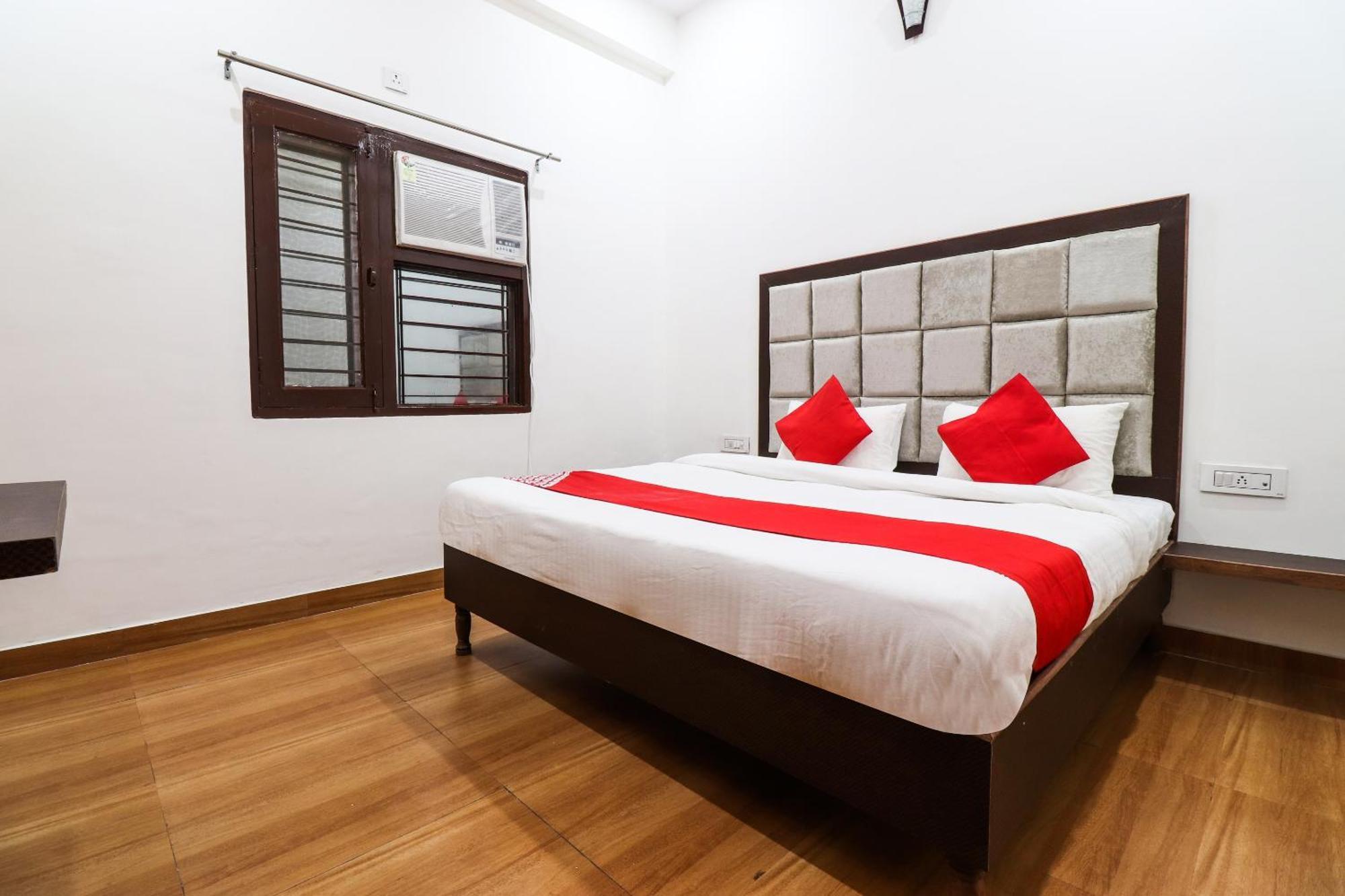 Hotel O Taj Royal Tajganj Ngoại thất bức ảnh