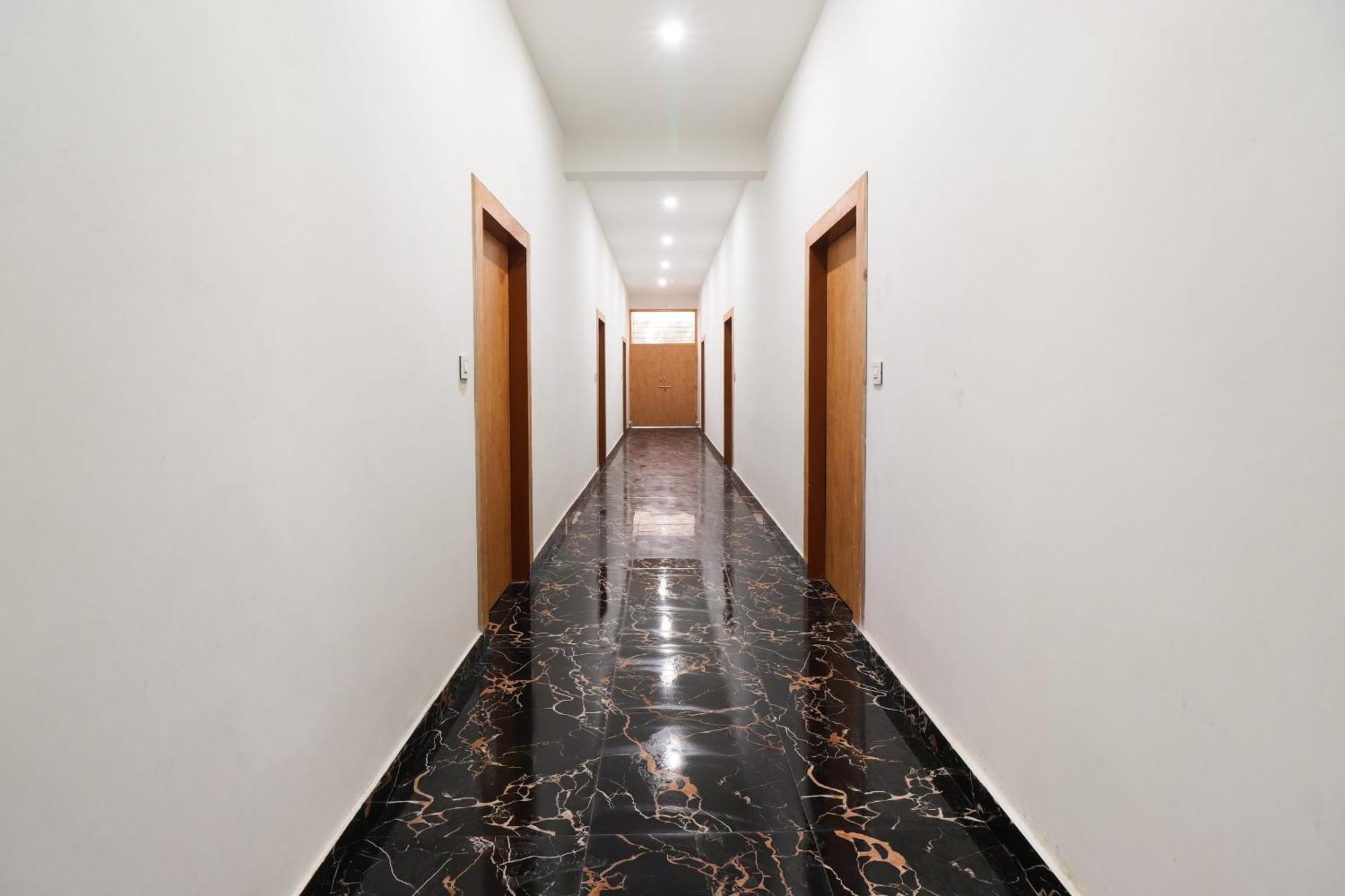 Hotel O Taj Royal Tajganj Ngoại thất bức ảnh