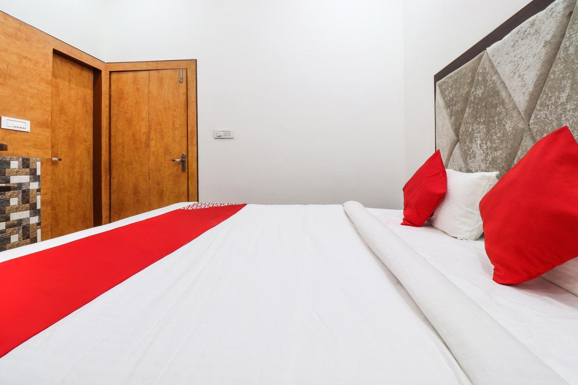 Hotel O Taj Royal Tajganj Ngoại thất bức ảnh