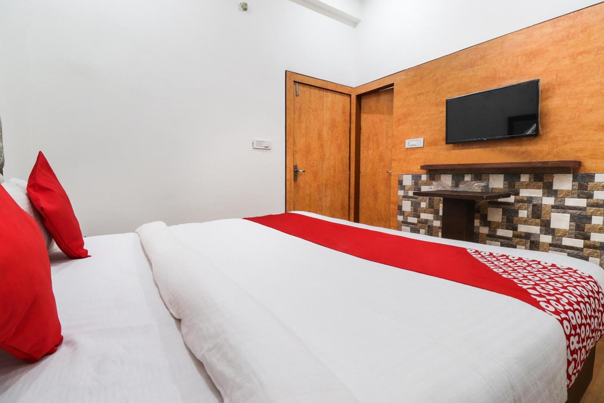 Hotel O Taj Royal Tajganj Ngoại thất bức ảnh
