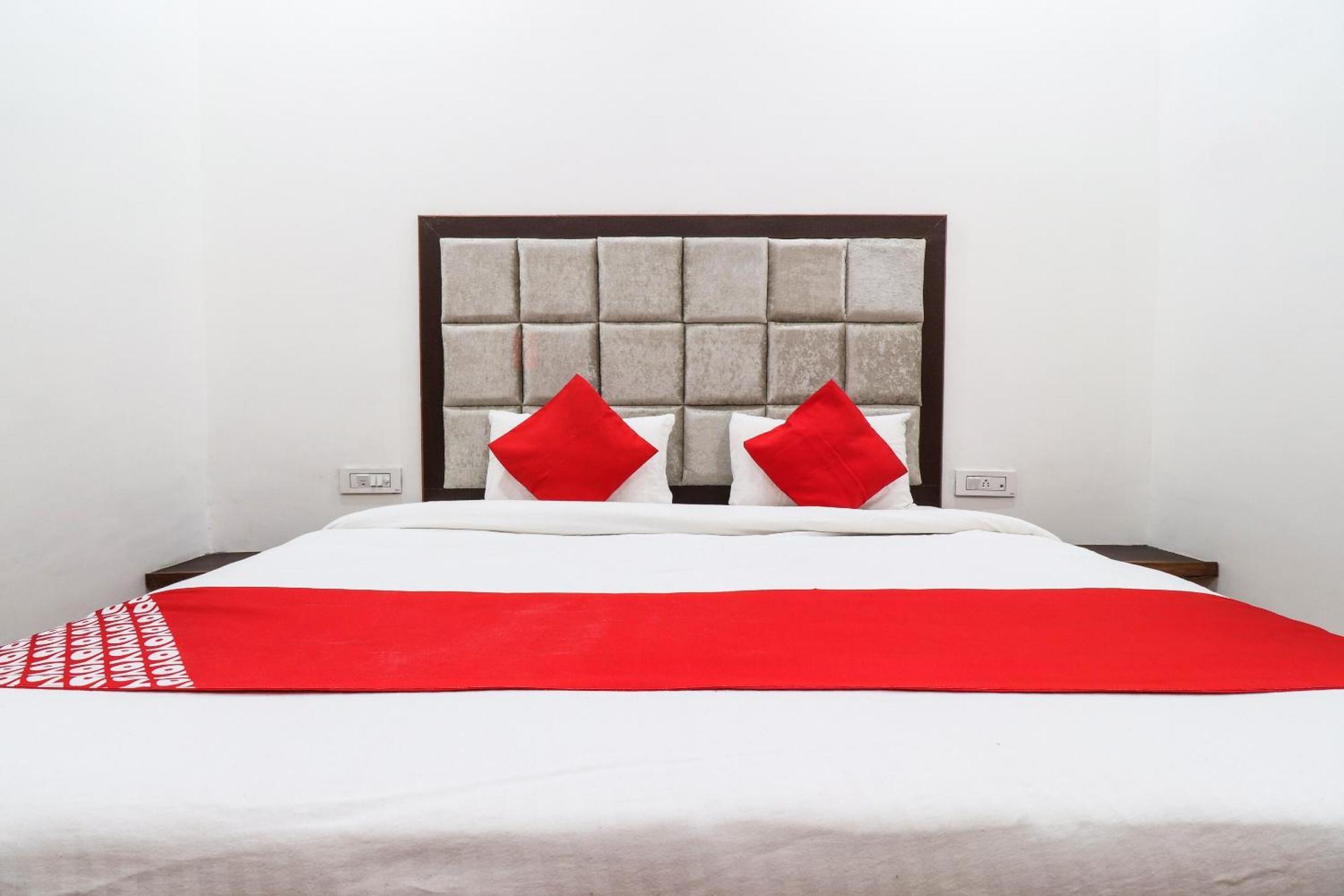 Hotel O Taj Royal Tajganj Ngoại thất bức ảnh