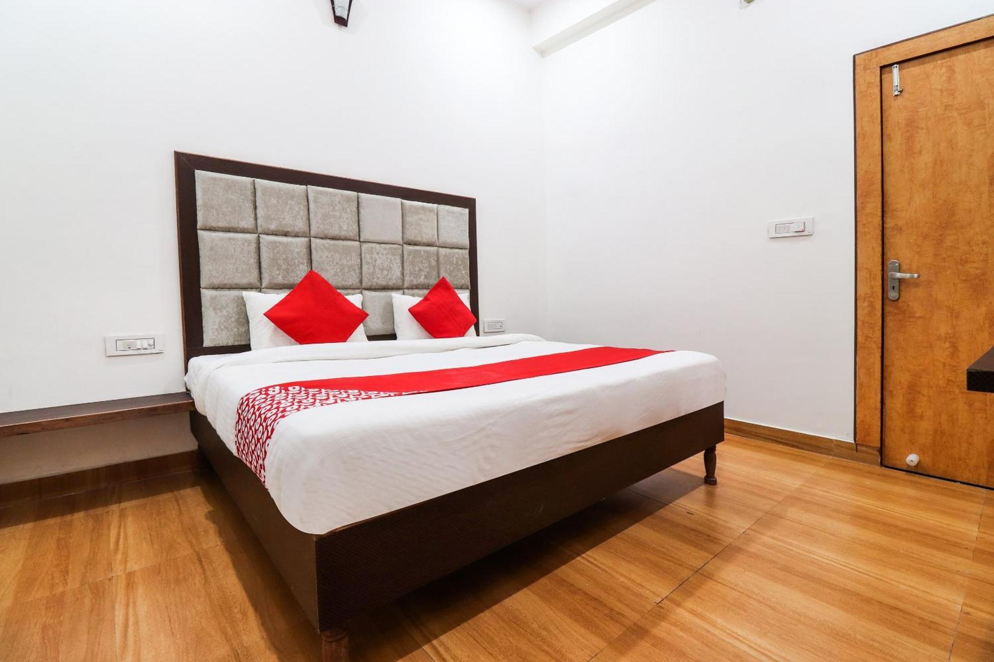Hotel O Taj Royal Tajganj Ngoại thất bức ảnh