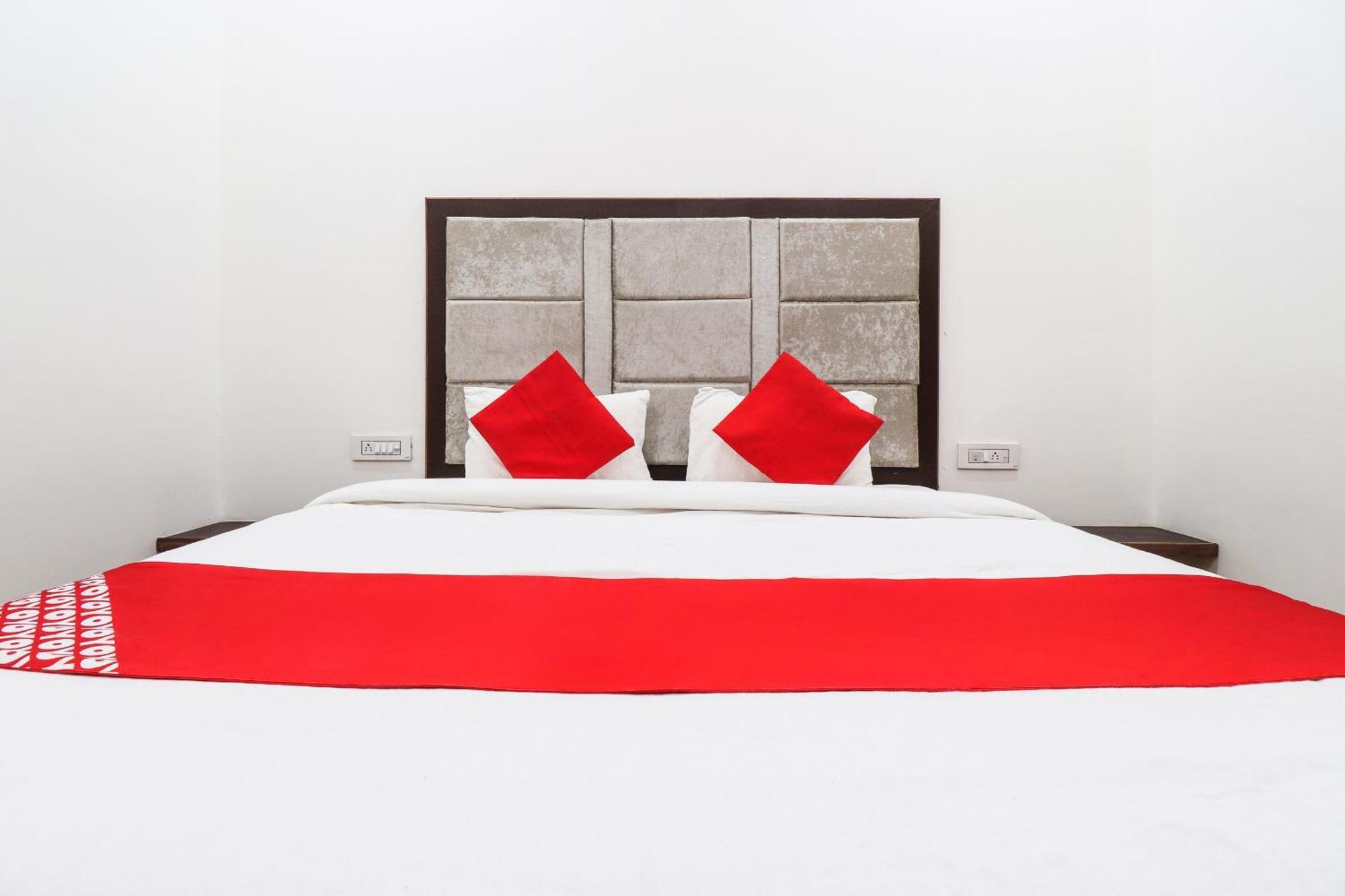 Hotel O Taj Royal Tajganj Ngoại thất bức ảnh