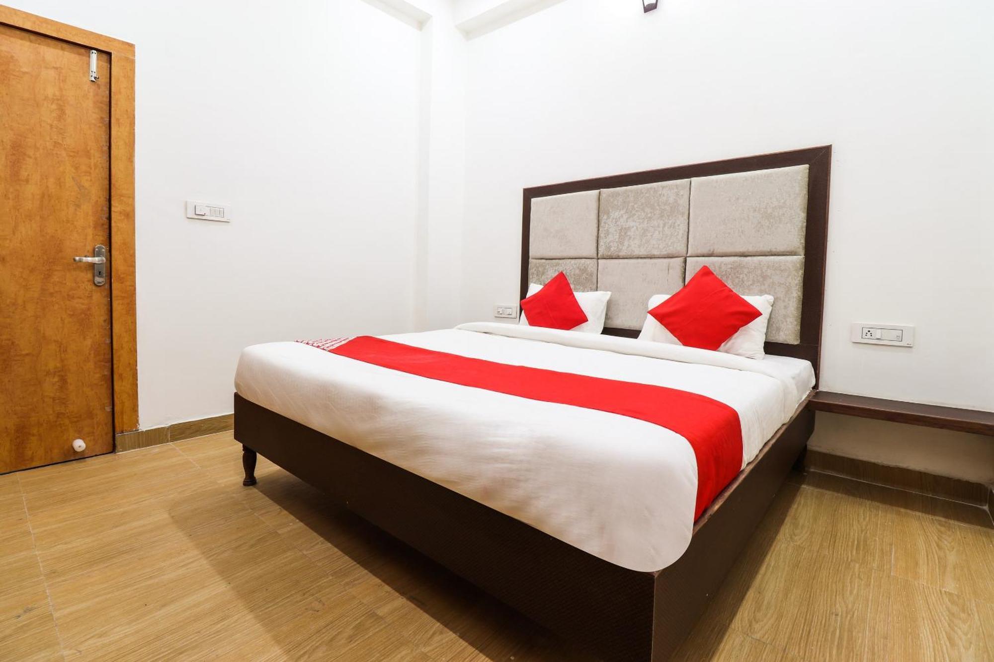 Hotel O Taj Royal Tajganj Ngoại thất bức ảnh